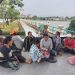ពលរដ្ឋ​រងគ្រោះ​ដីធ្លី​ជា​មួយ​ក្រុមហ៊ុន​ស្ករ​អំពៅ​អង្គរ​ស៊ូហ្គ័រ​ជិត​២០០​នាក់​ឡើង​តវ៉ានៅ​ខេត្តឧត្តរមានជ័យ
