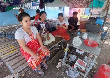 កម្មការិនីជិតសំរាលកូនម្នាក់នៅរោងចក្រឃែនធើរ៉ែន គ្មានប្រាក់សម្រាលកូនក្រោយរោងចក្របិទទ្វារ