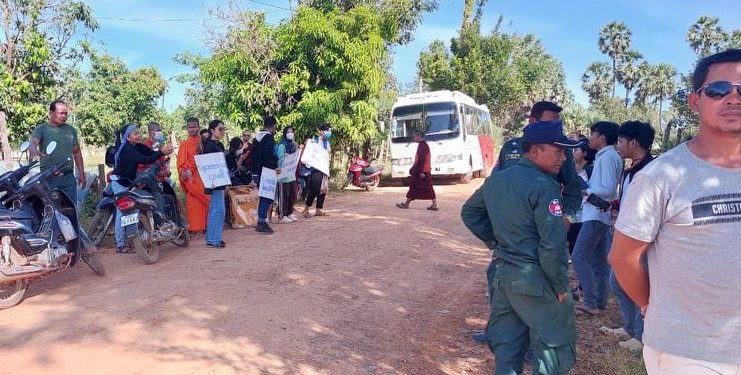 អាជ្ញាធរ​​ខេត្តកំពង់ធំ​​មិន​​អនុញ្ញាត​​ឱ្យ​​ព្រះសង្ឃ​​ផ្សព្វផ្សាយ​​សីល​៥​​ទៅ​​ដល់​​សិស្ស​សាលា