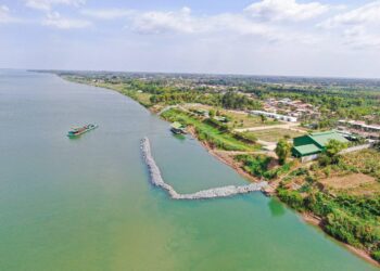 អាជ្ញាធរខេត្តកំពង់ចាមឱ្យម្ចាស់ទីតាំងកាយថ្មចេញពីទន្លេវិញក្រោយមានការរិះគន់ពីមហាជន