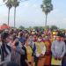 កម្មករកម្មការិនីរោងចក្រ ទីឆាវ ថេកស្ថាយ ស្ថិតនៅភូមិចុងកកោះ ឃុំកោះចិន ស្រុកពញាឮ ខេត្ដកណ្ដាល ធ្វើកូដកម្មទាមទារបើកប្រាក់ខែកាលពីថ្ងៃទី១២ ខែធ្នូ ឆ្នាំ២០២៣។ (ហ្វេប៊ុកផេកអង្គការសង់ត្រាល)